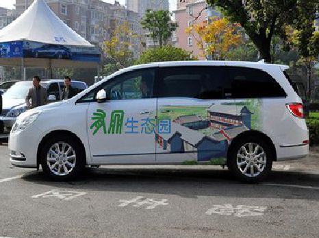 石棉户外车贴喷绘如何保持效果?